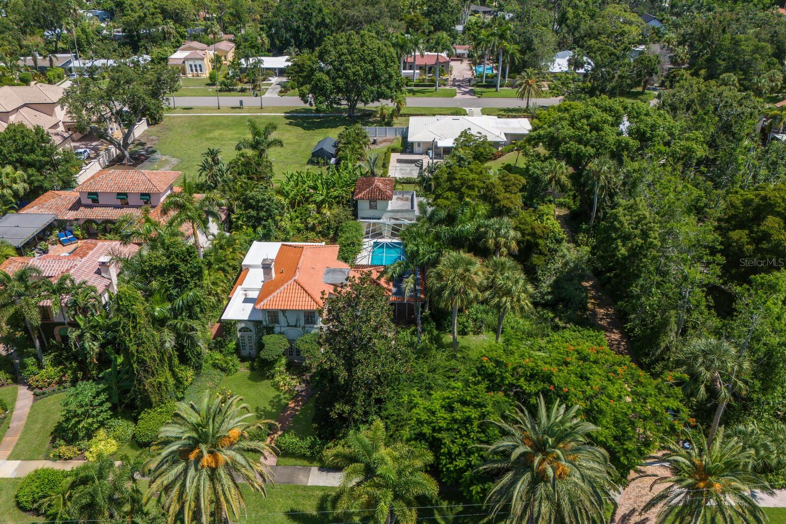 457 WOODLAND DRIVE