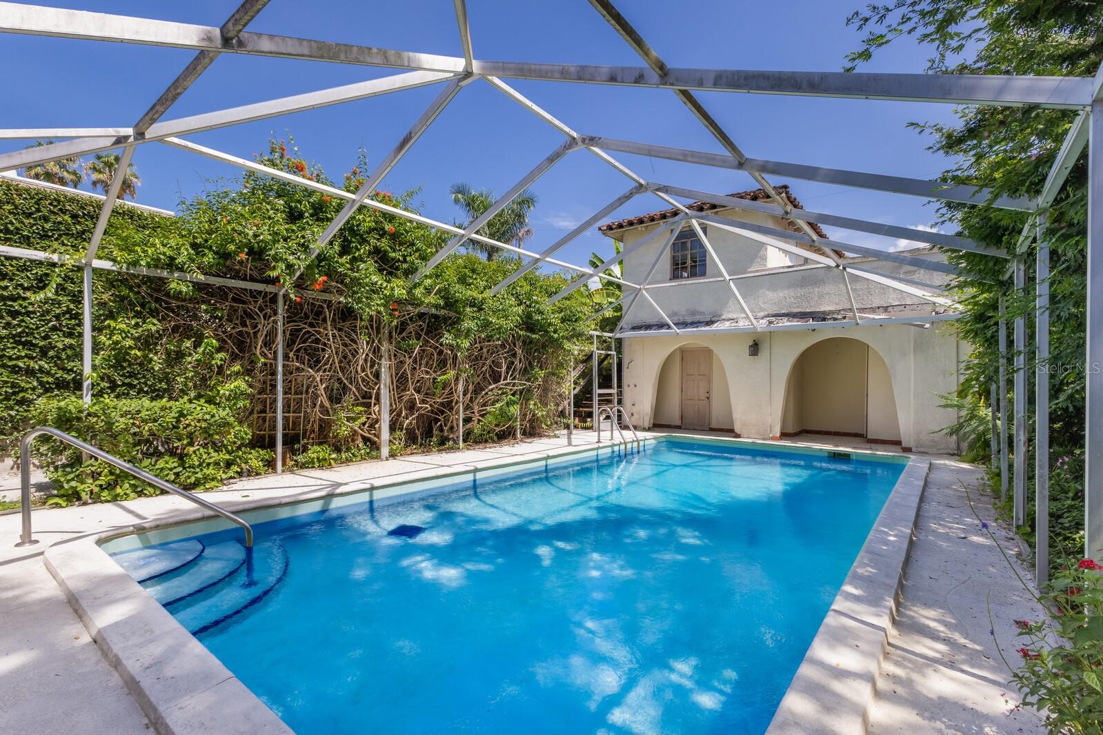 SAPPHIRE SHORES - Residential