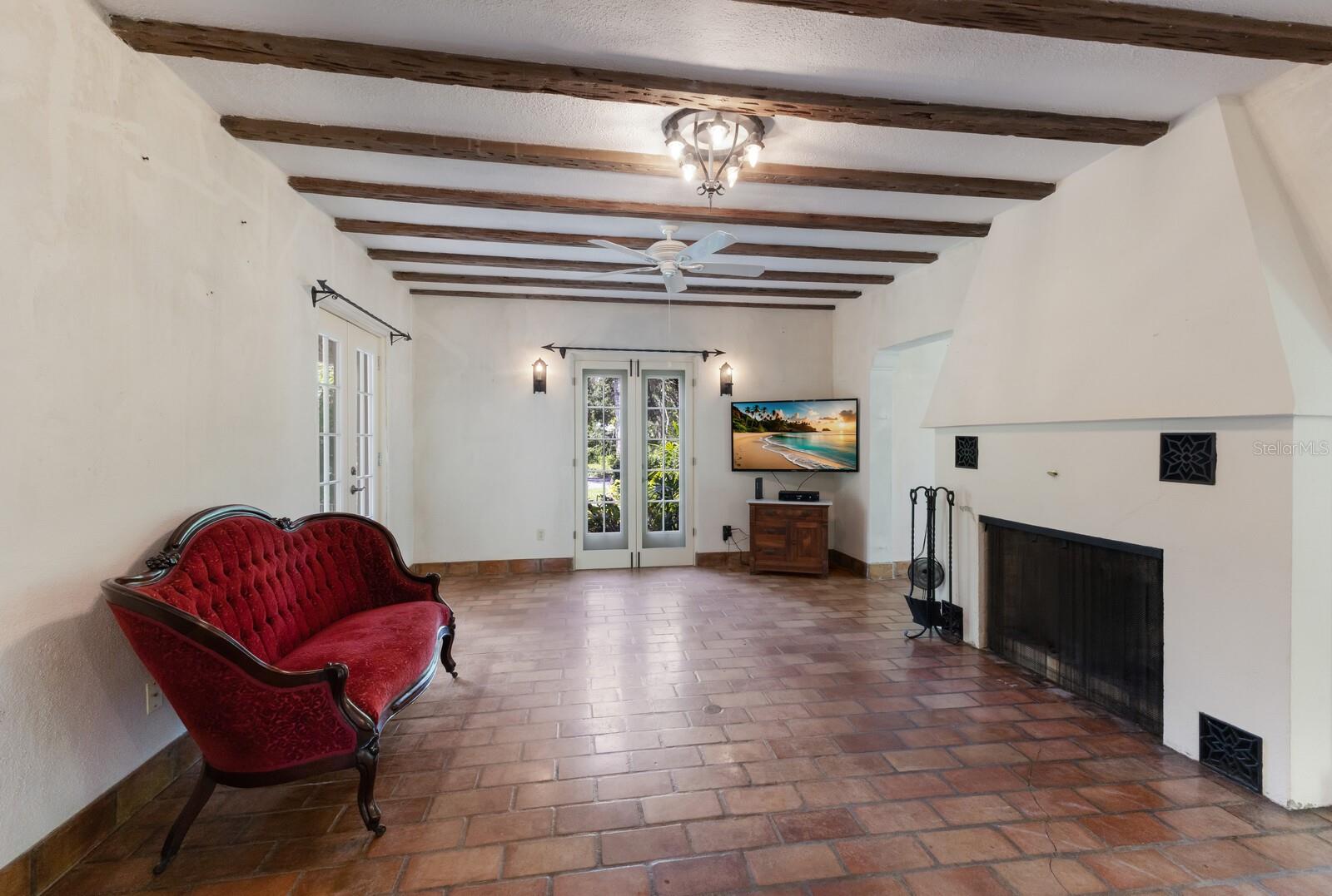 SAPPHIRE SHORES - Residential