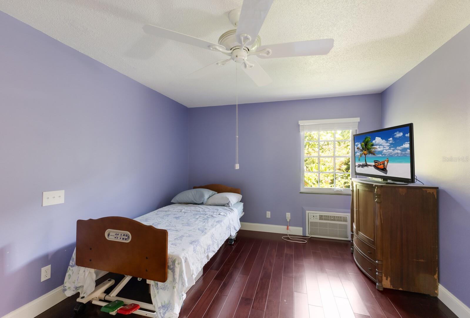 SAPPHIRE SHORES - Residential