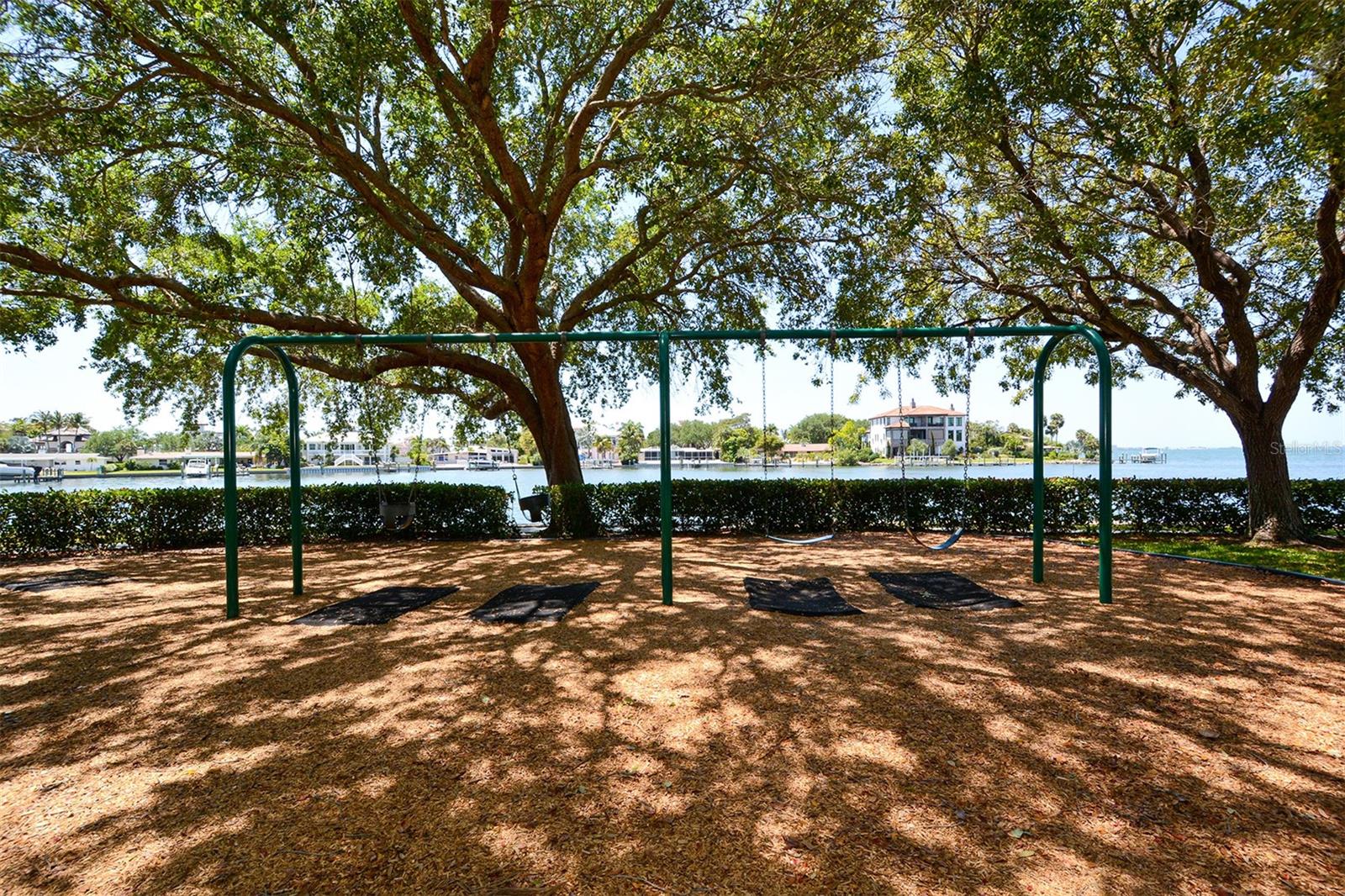 SAPPHIRE SHORES - Residential