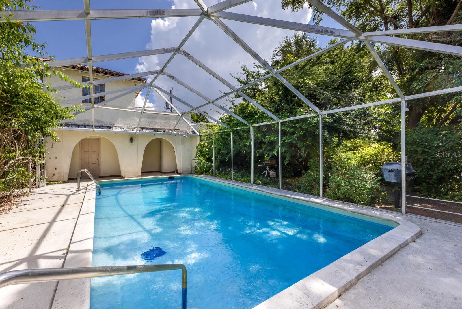 SAPPHIRE SHORES - Residential