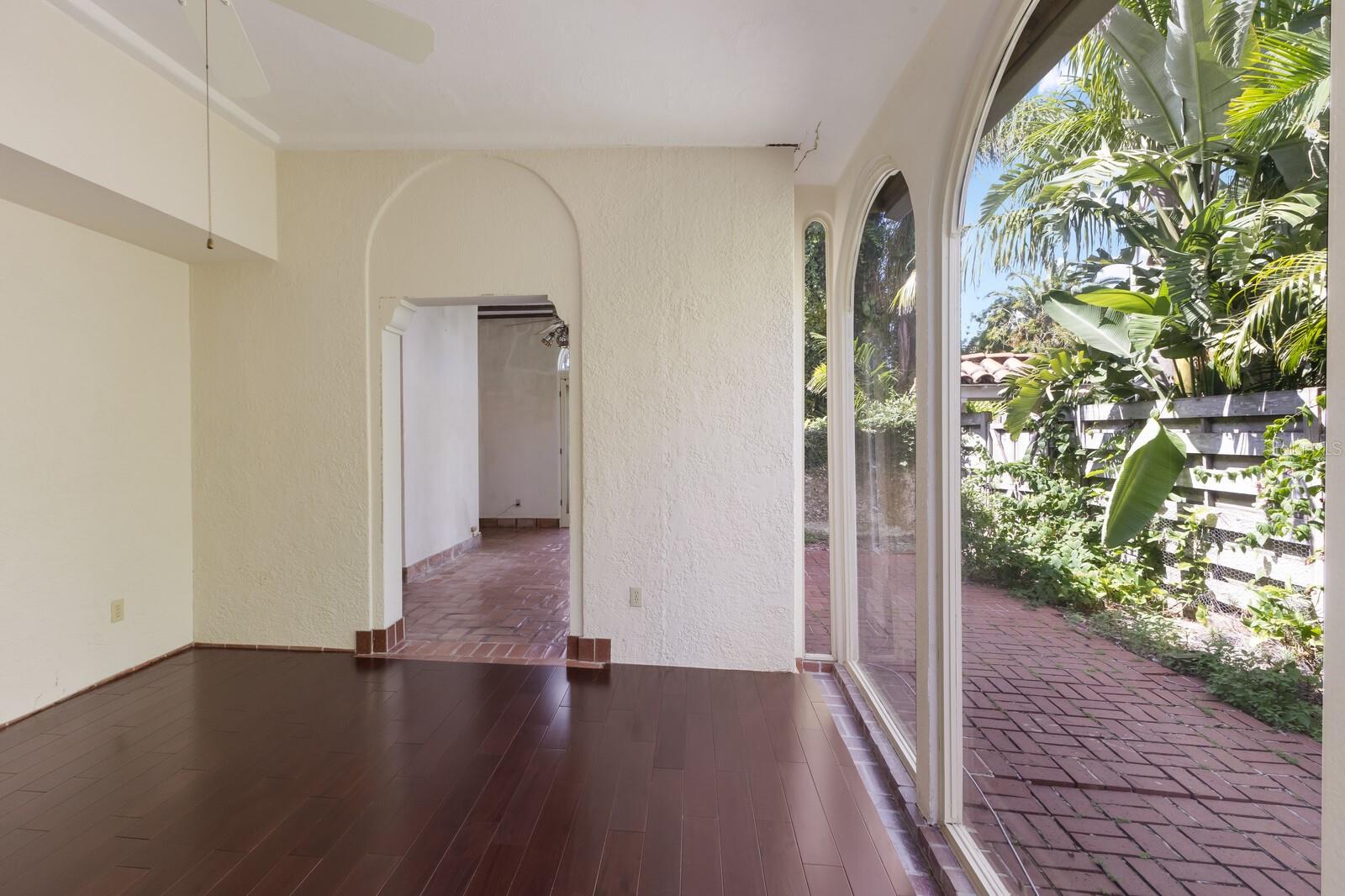 SAPPHIRE SHORES - Residential