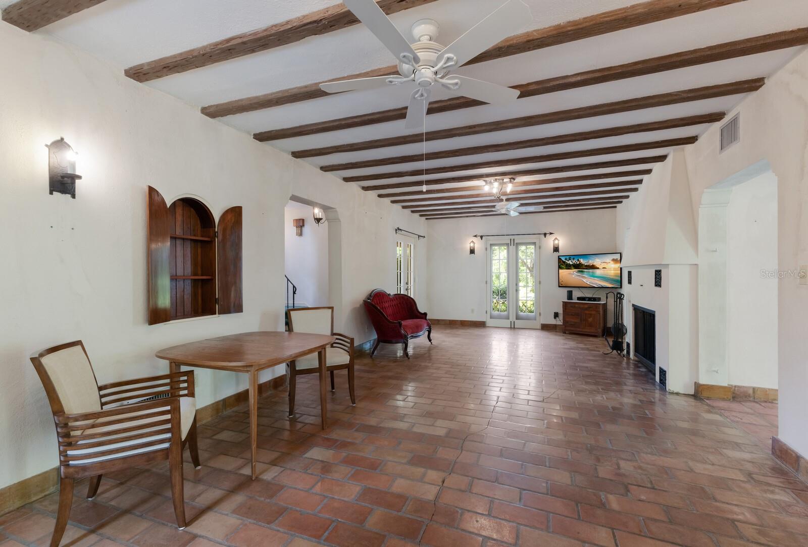 SAPPHIRE SHORES - Residential