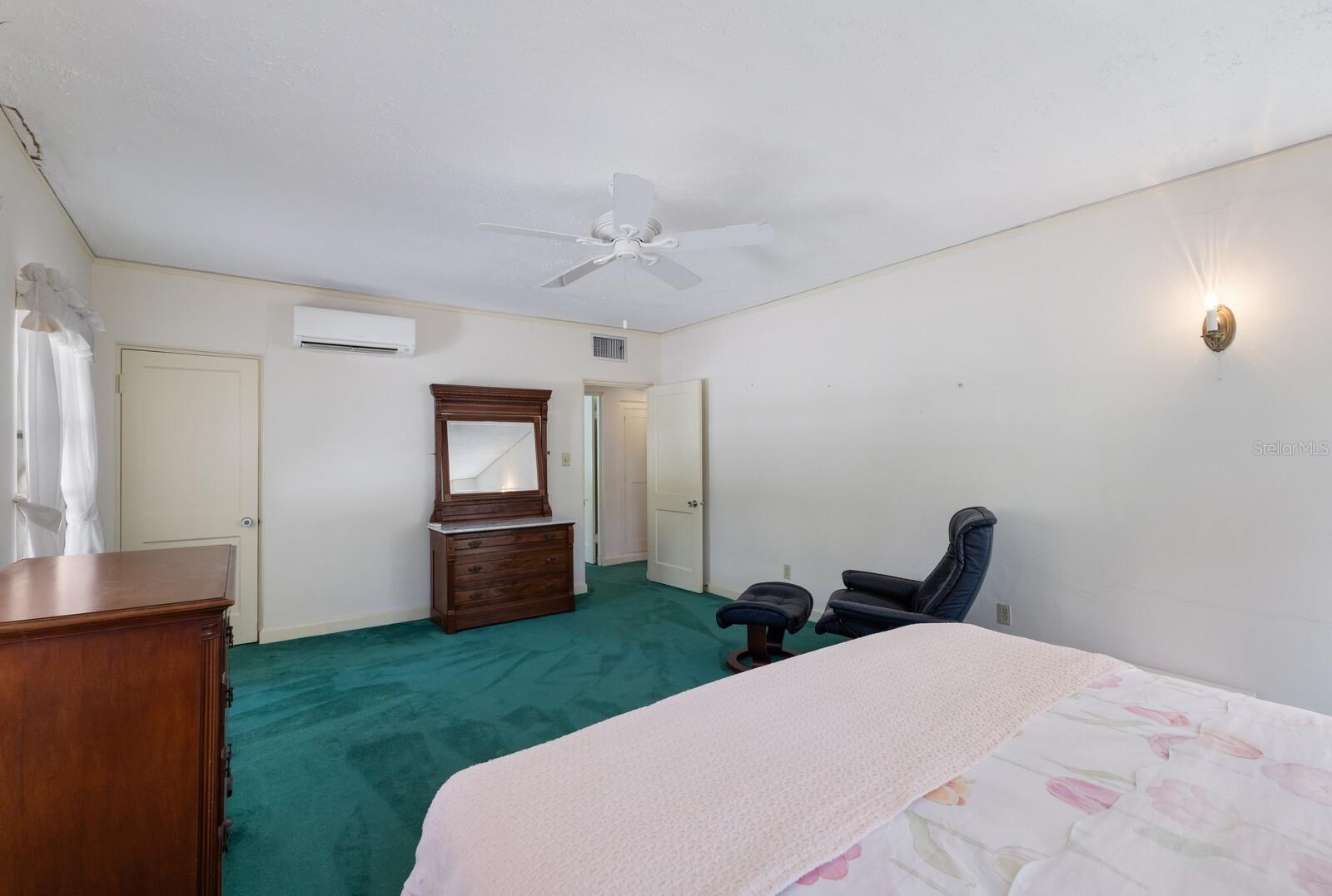 SAPPHIRE SHORES - Residential