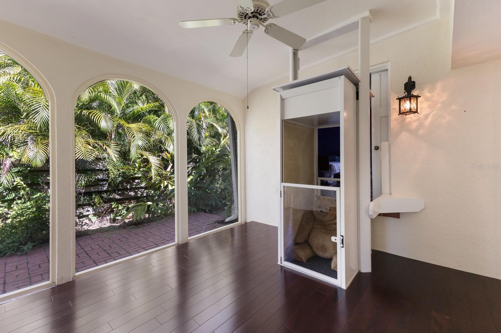 SAPPHIRE SHORES - Residential