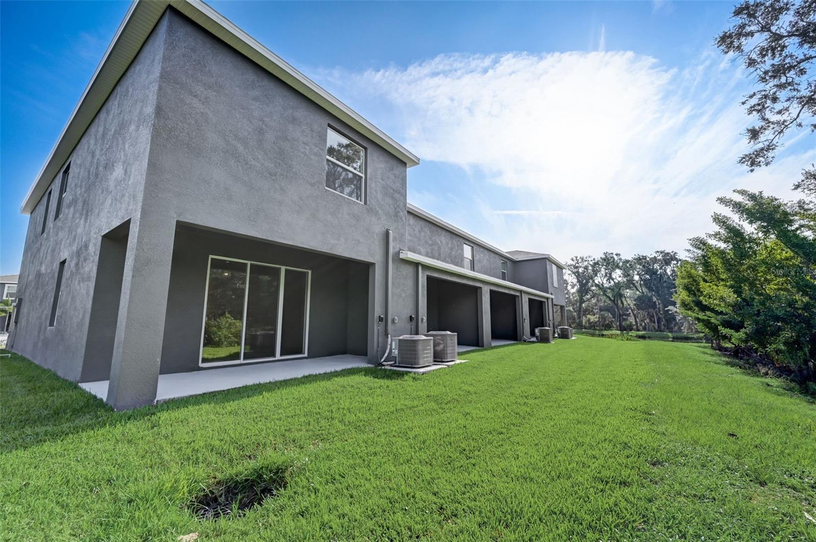 PROMENADE EAST - Residential