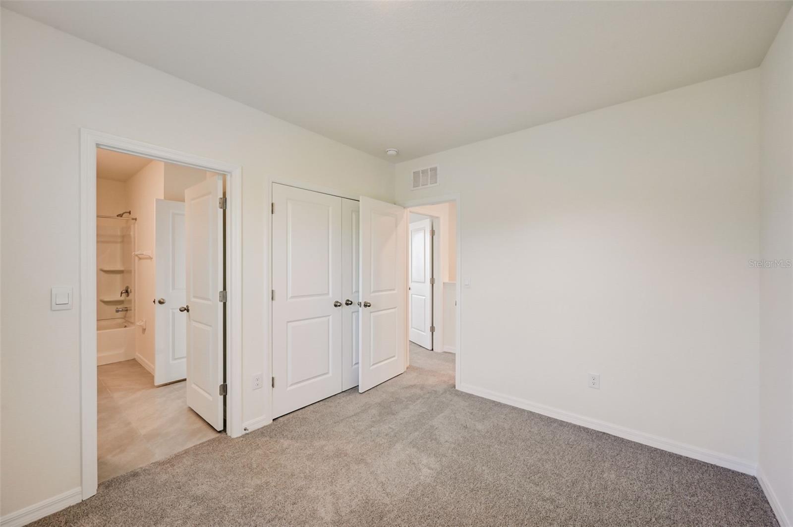 PROMENADE EAST - Residential