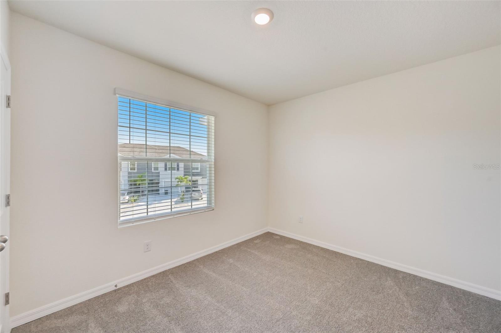 PROMENADE EAST - Residential