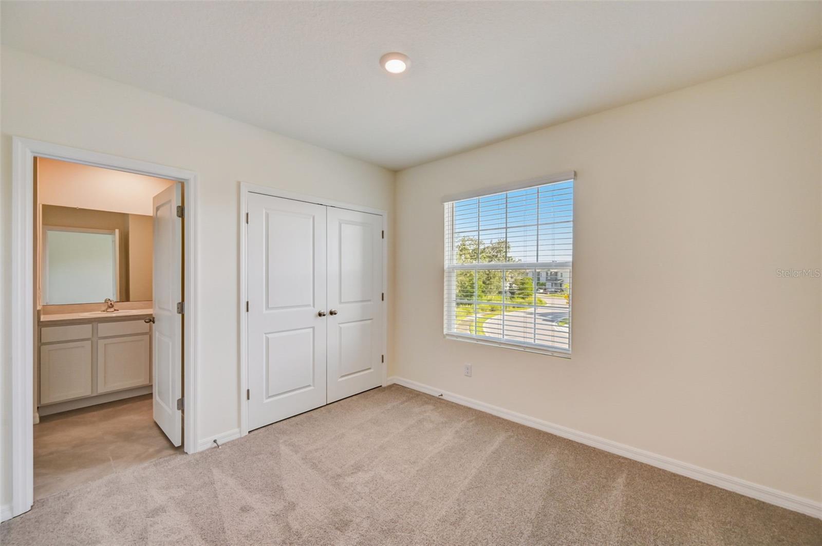 PROMENADE EAST - Residential