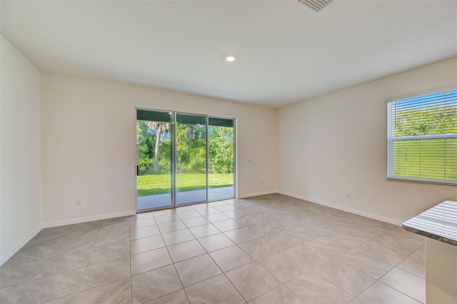 PROMENADE EAST - Residential