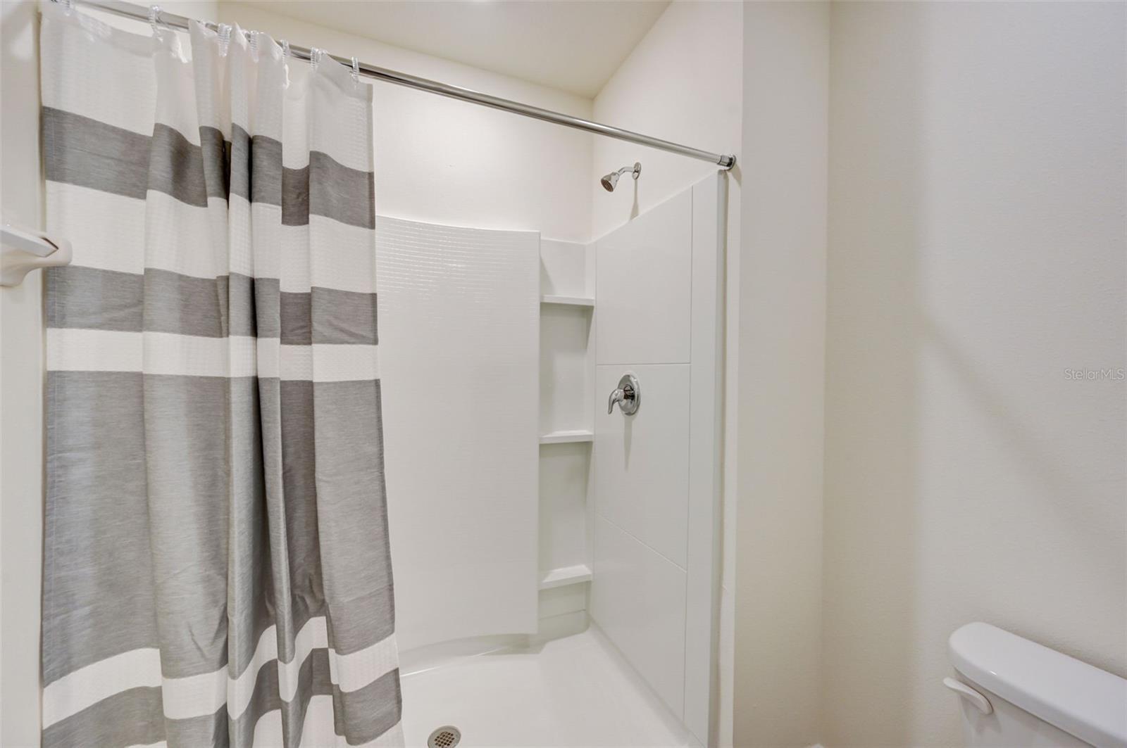 PROMENADE EAST - Residential