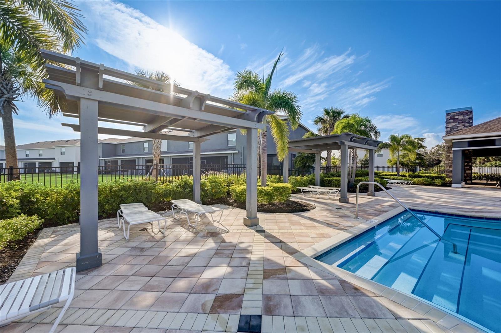 PROMENADE EAST - Residential