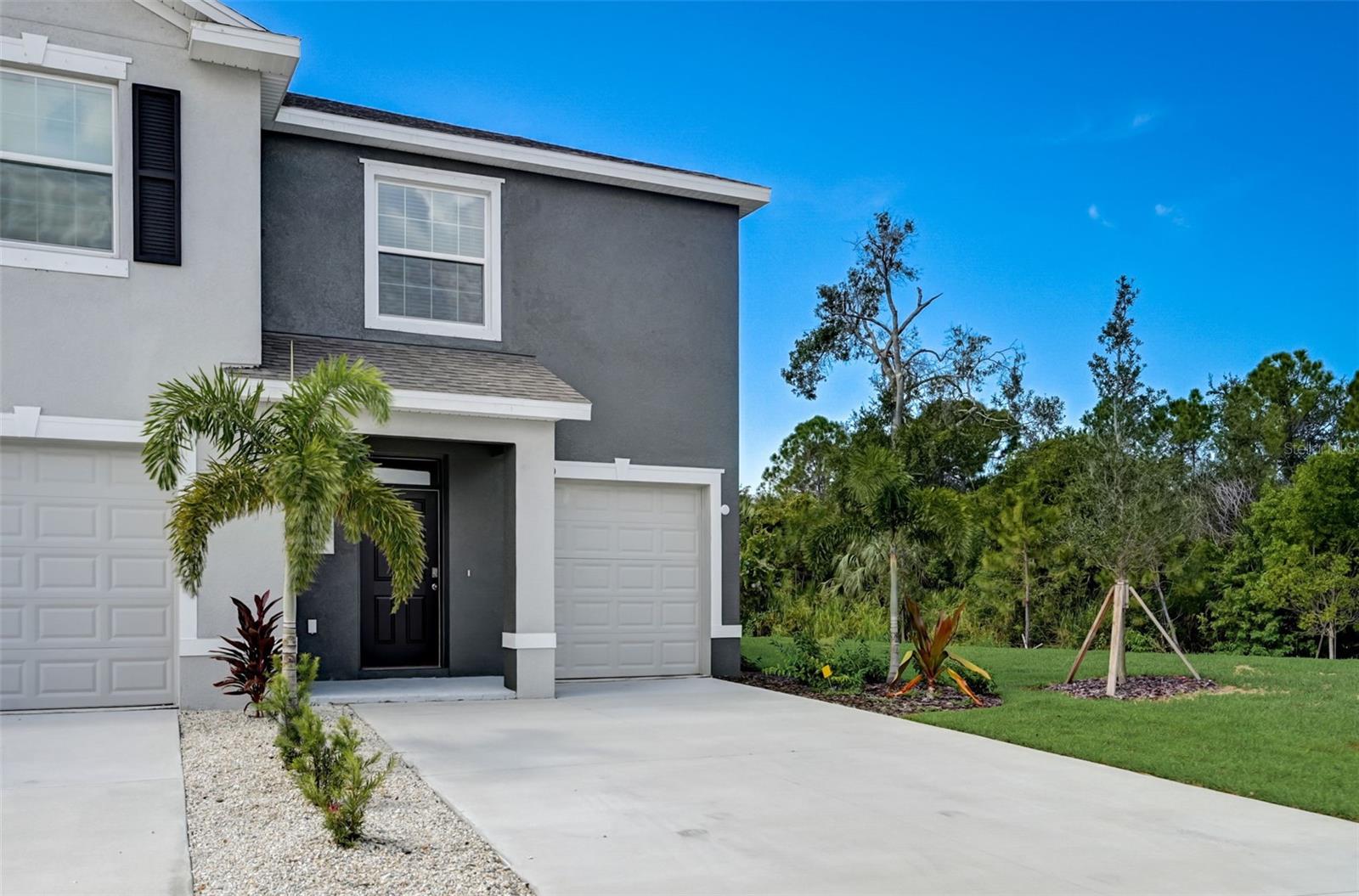 PROMENADE EAST - Residential