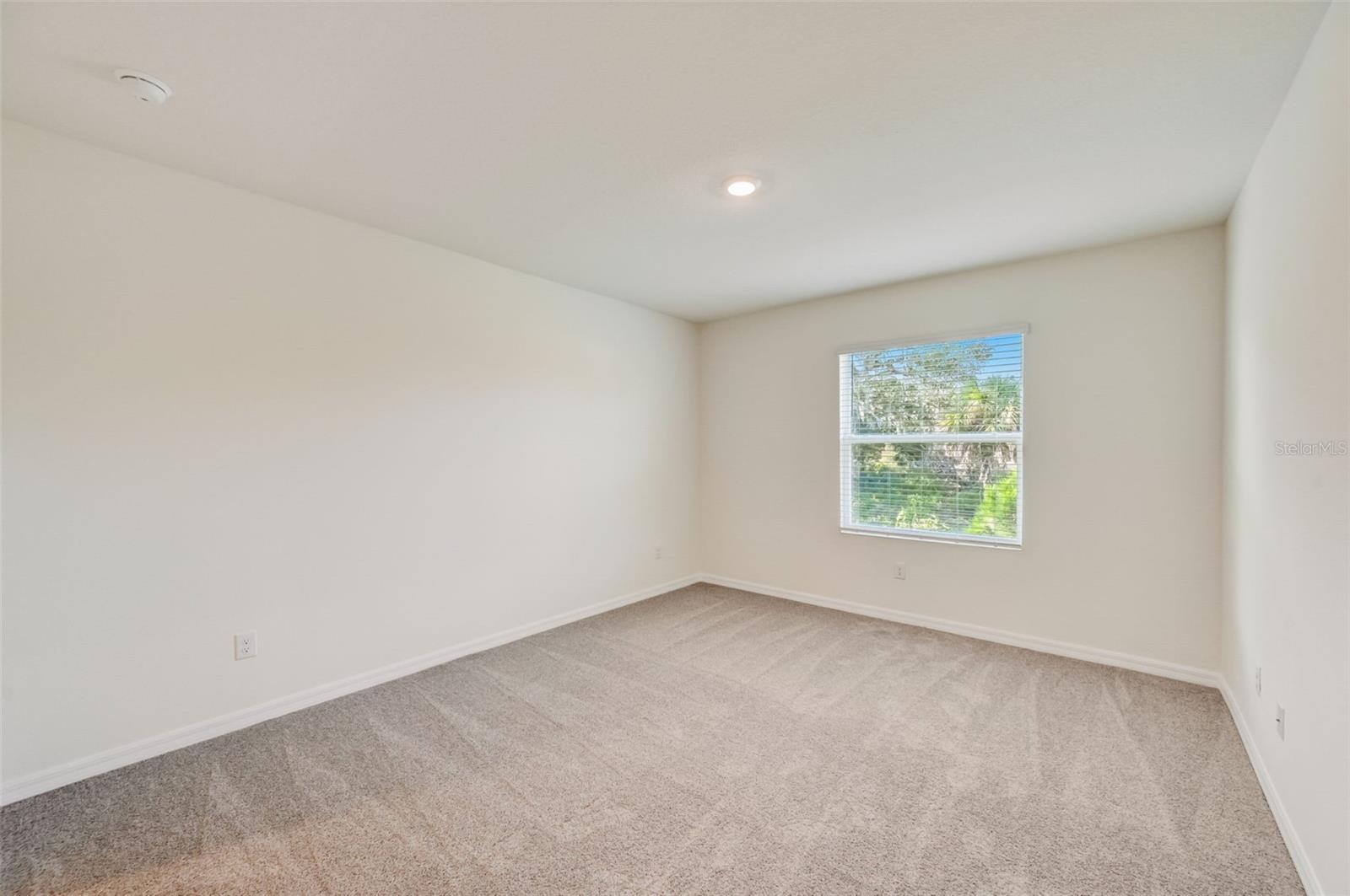 PROMENADE EAST - Residential