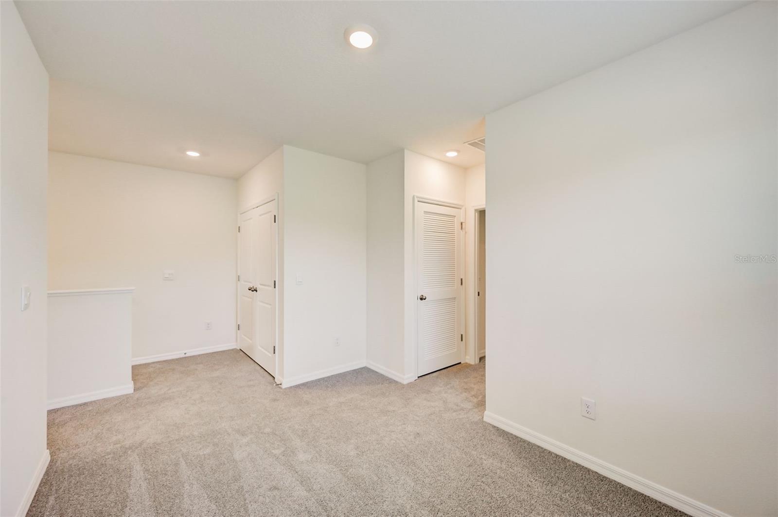 PROMENADE EAST - Residential