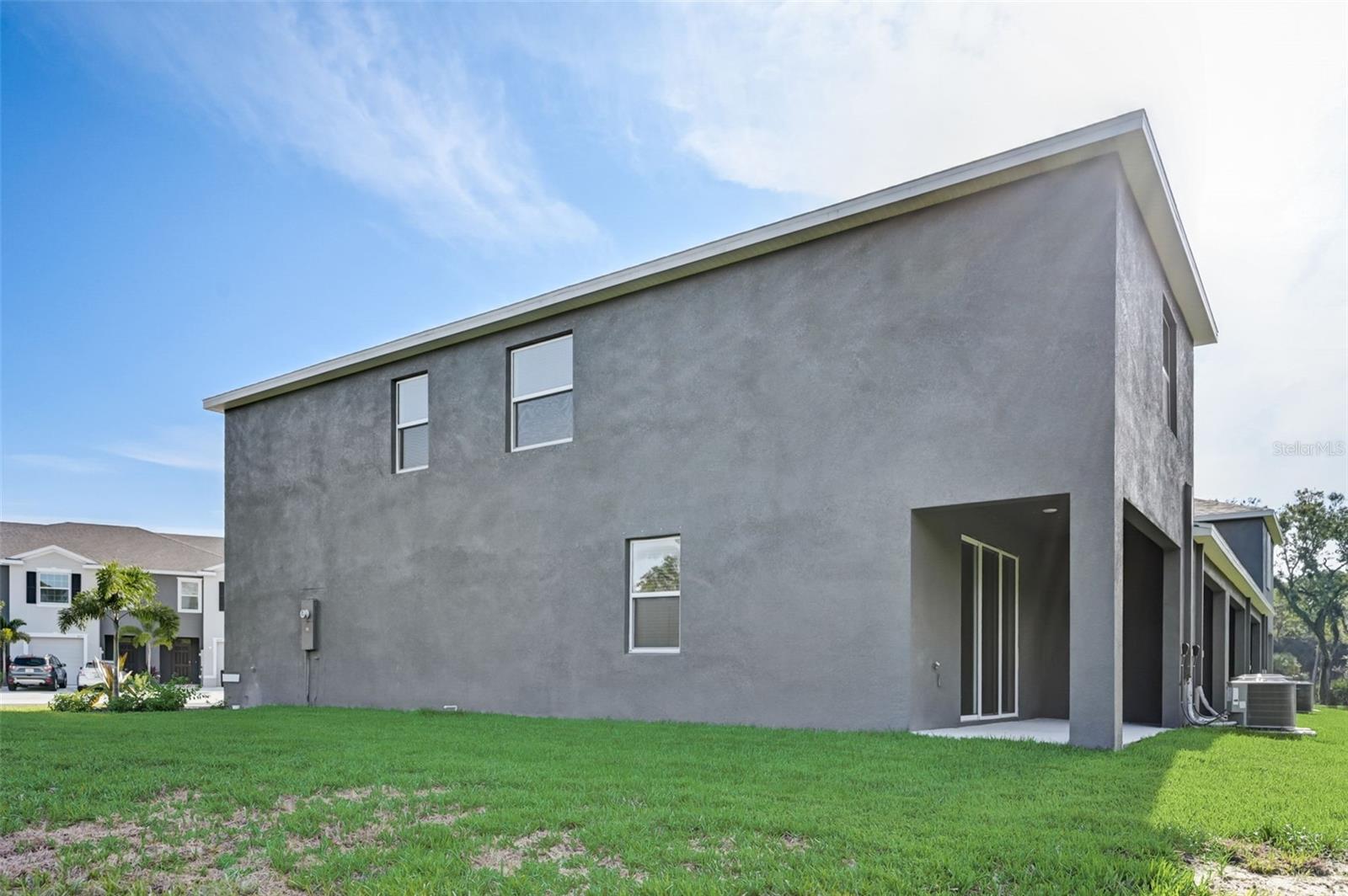 PROMENADE EAST - Residential