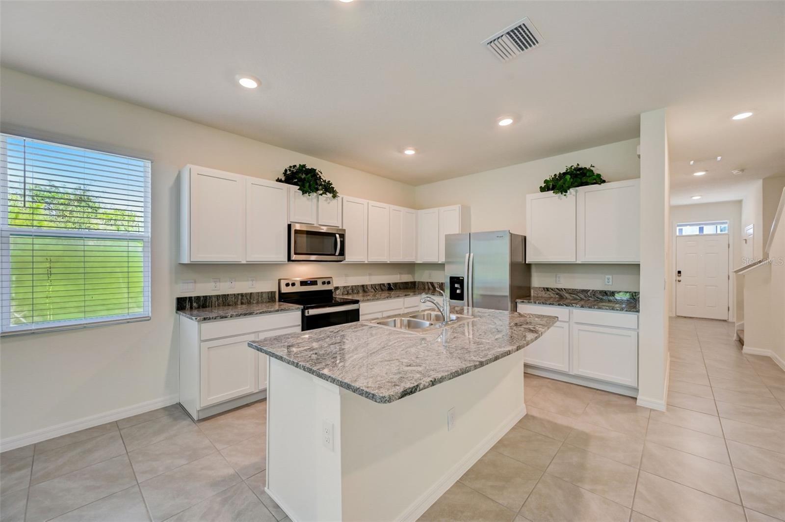 PROMENADE EAST - Residential