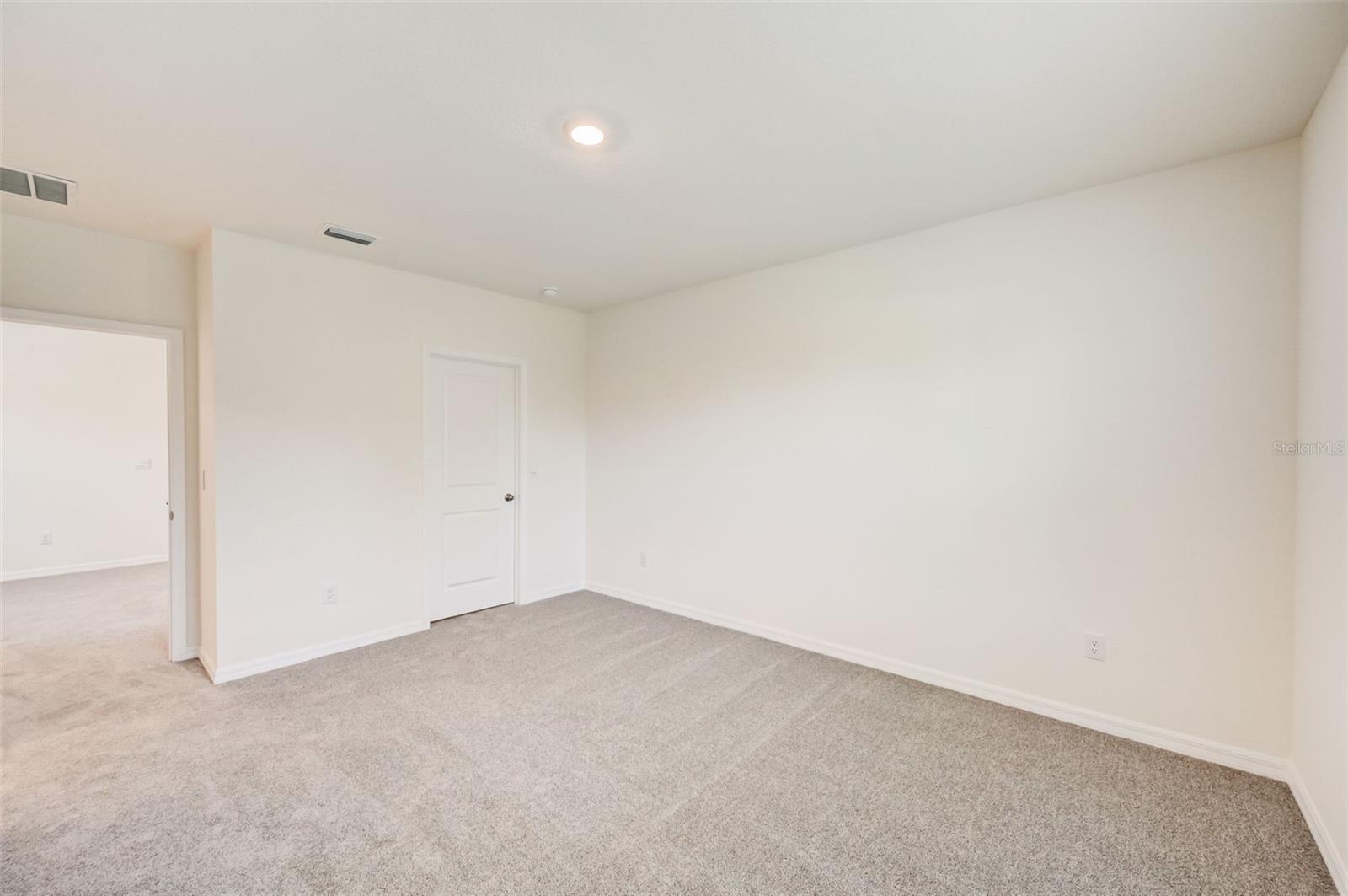 PROMENADE EAST - Residential