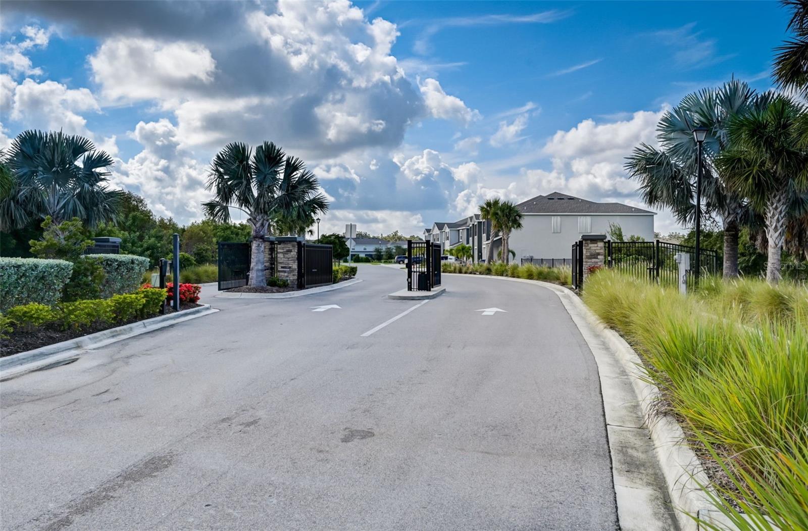 PROMENADE EAST - Residential