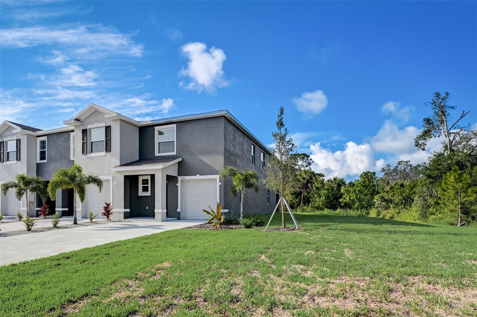 PROMENADE EAST - Residential