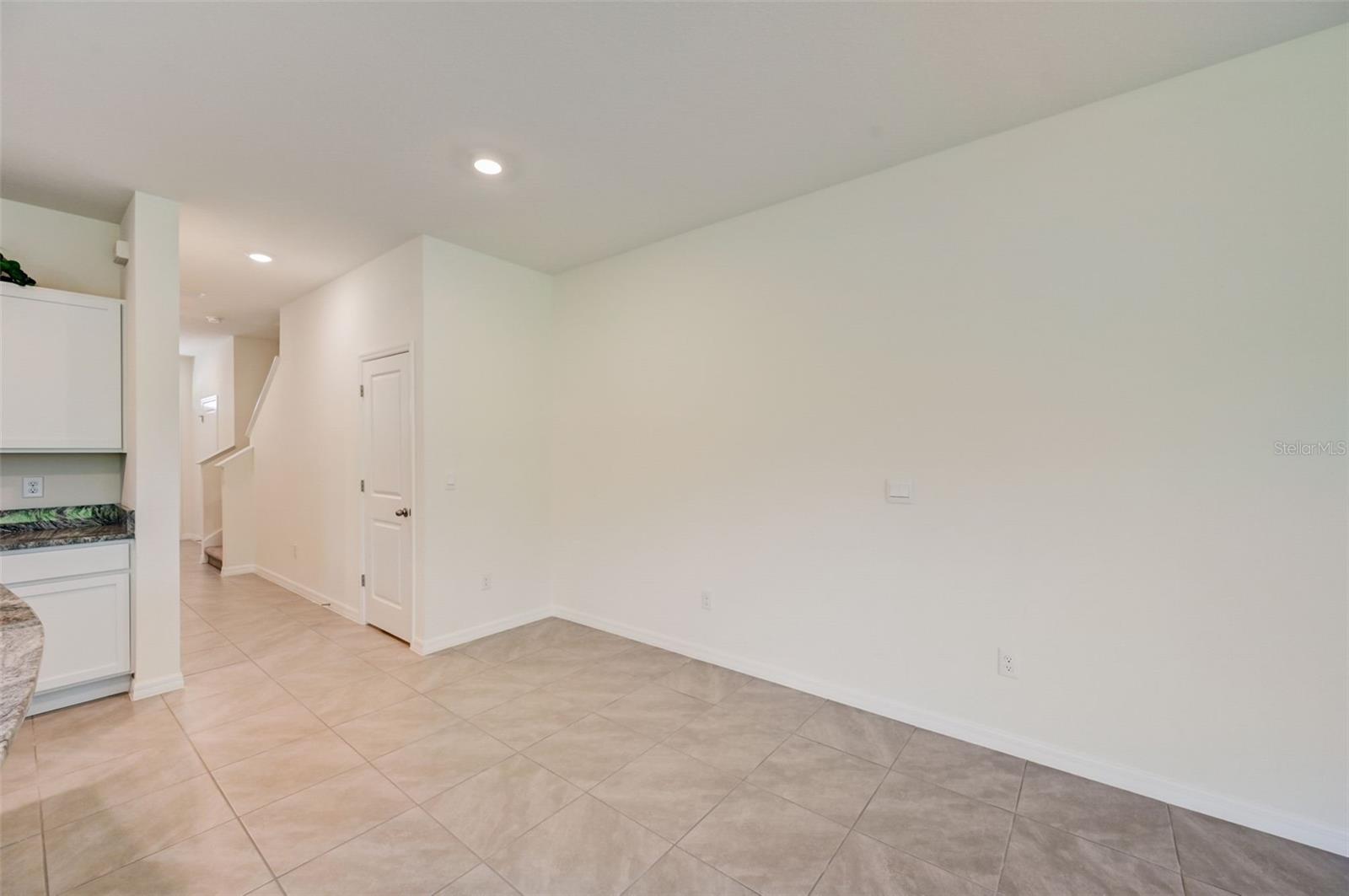 PROMENADE EAST - Residential