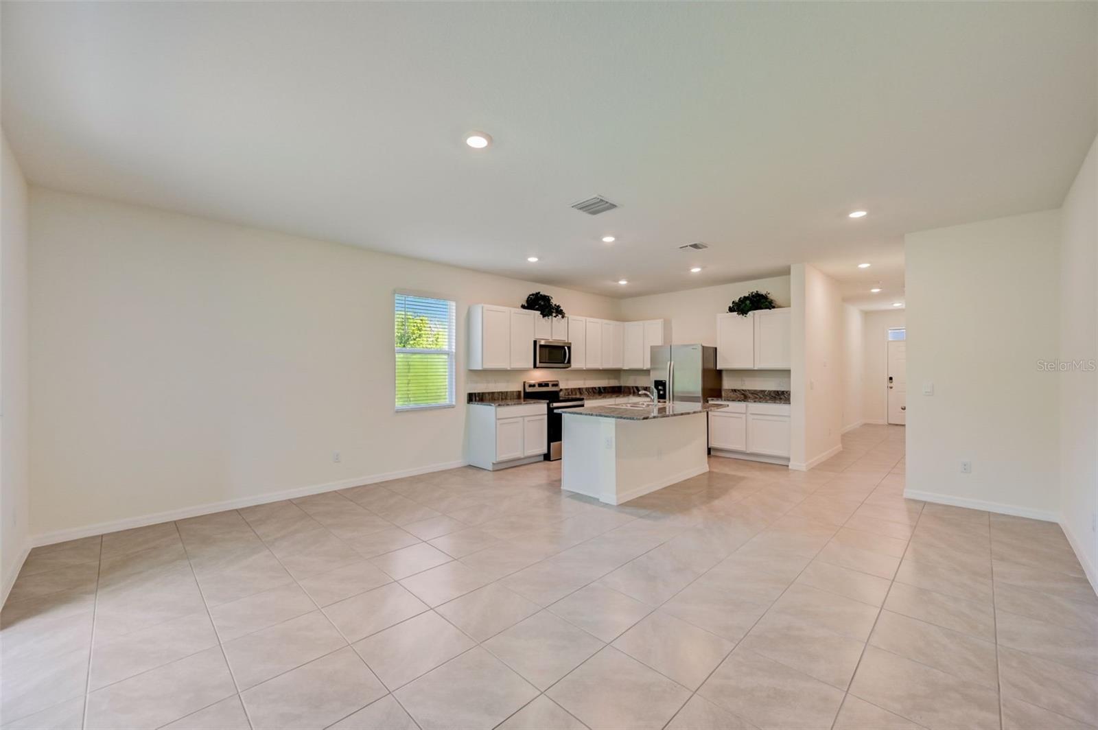 PROMENADE EAST - Residential