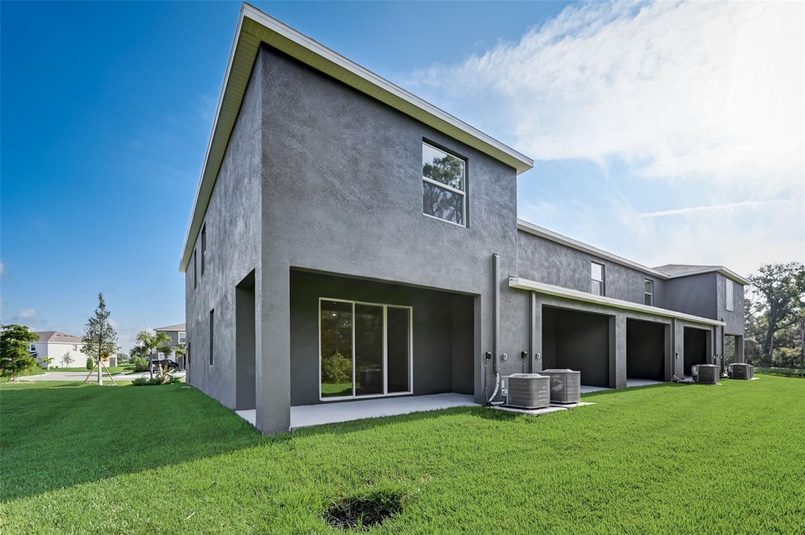 PROMENADE EAST - Residential