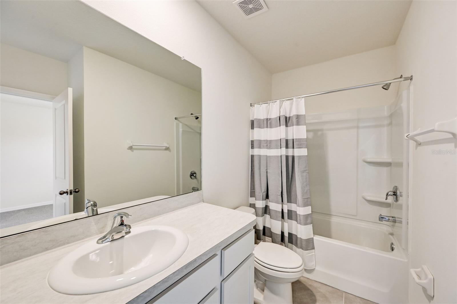 PROMENADE EAST - Residential