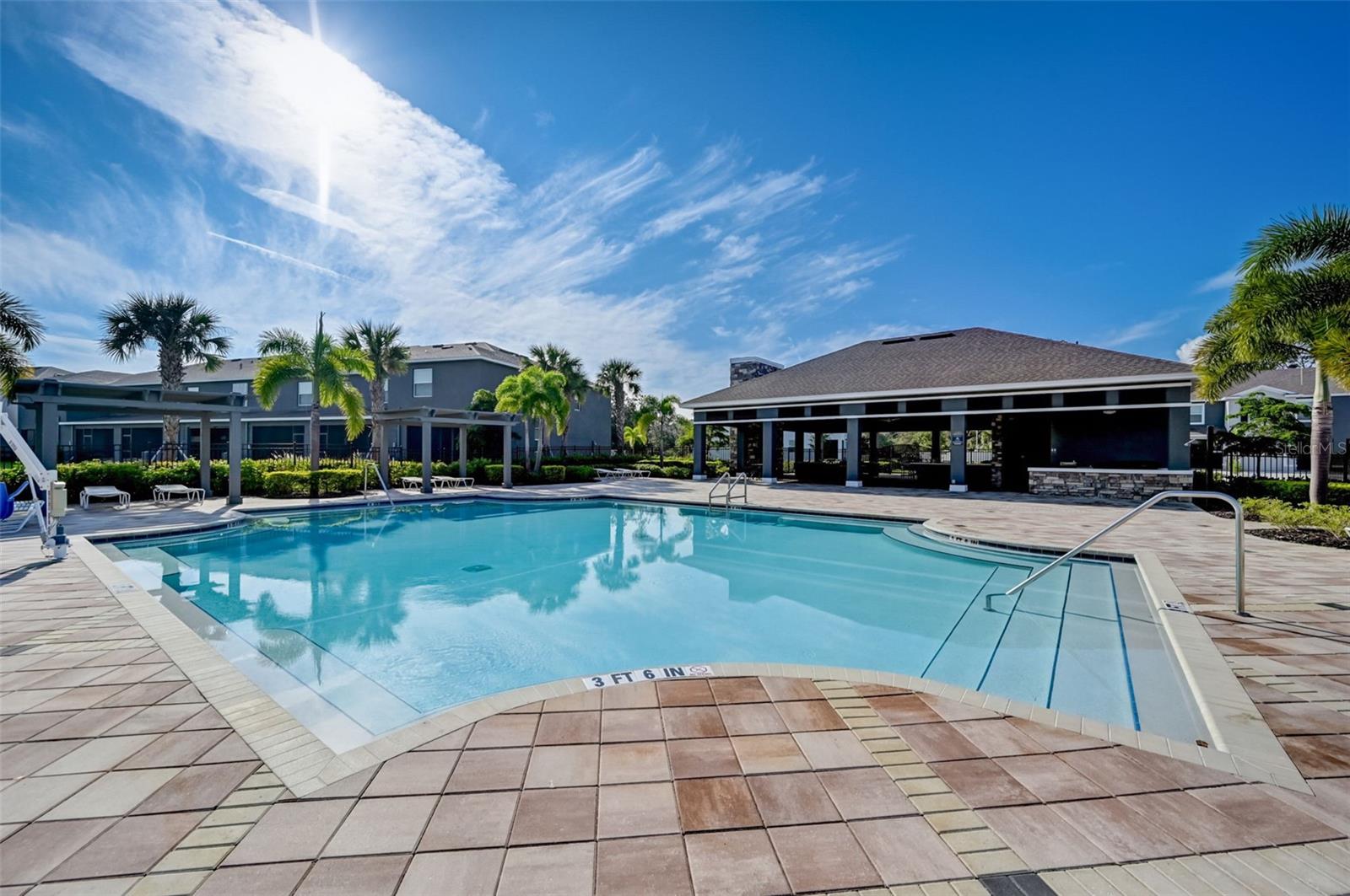 PROMENADE EAST - Residential