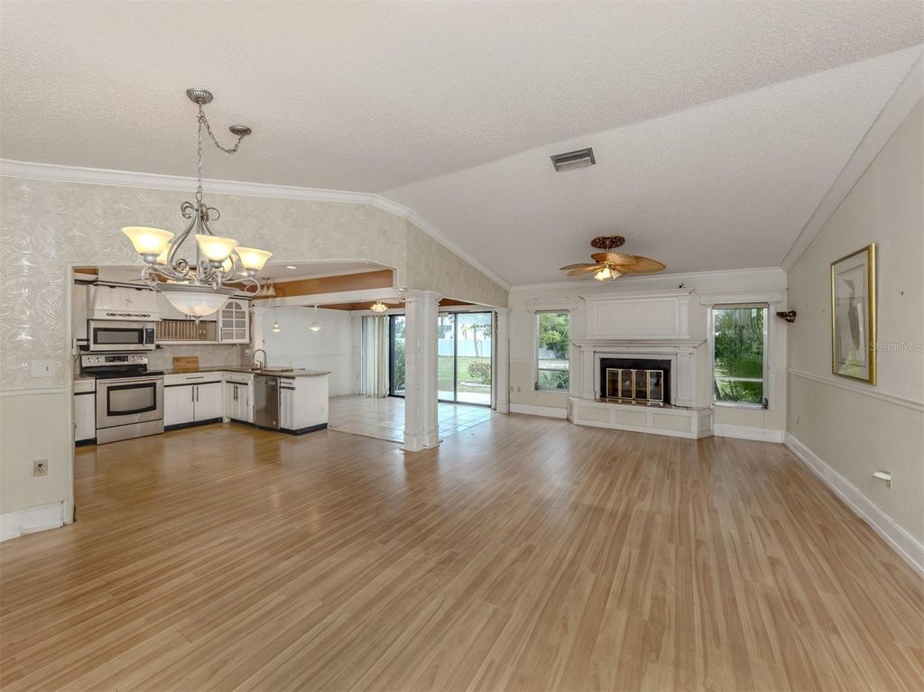 Photo of 647 Foxwood Boulevard, Englewood, FL 34223 (MLS # N6141900)