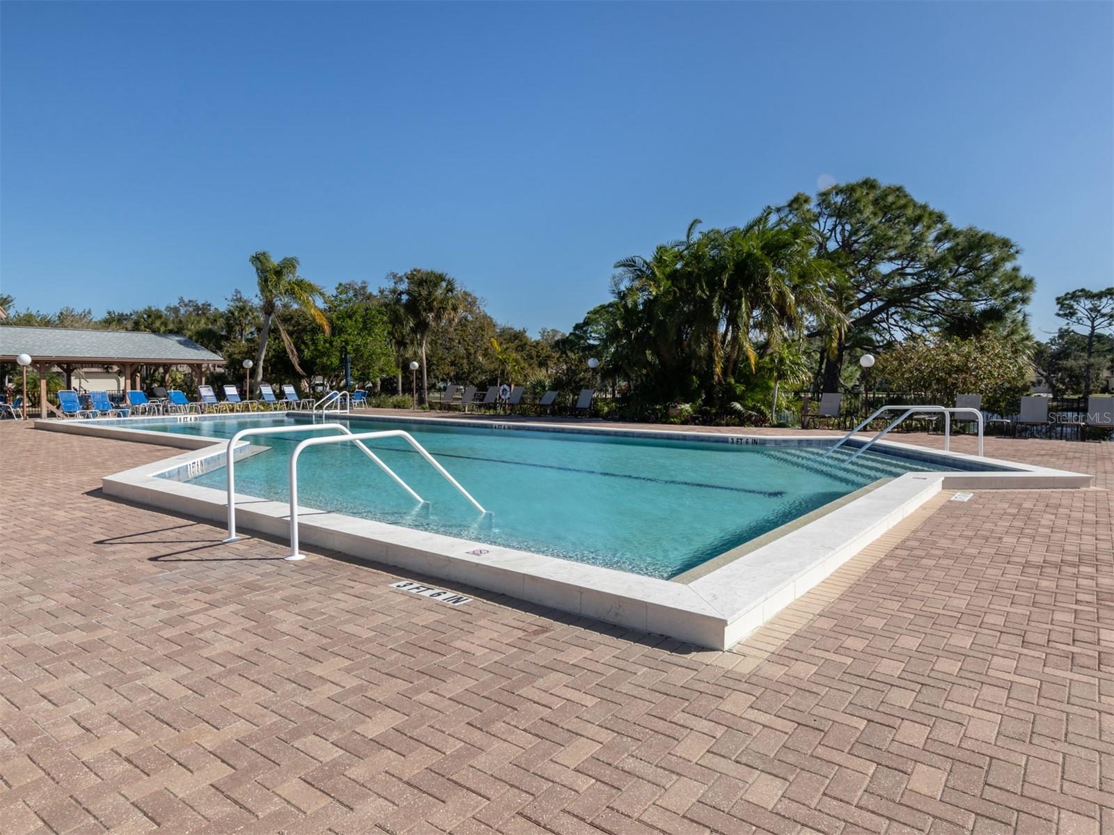 FOXWOOD - Residential