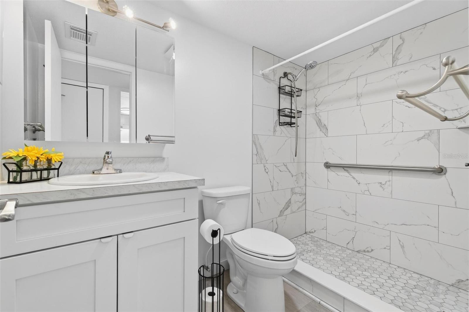 ON TOP OF THE WORLD - Residential