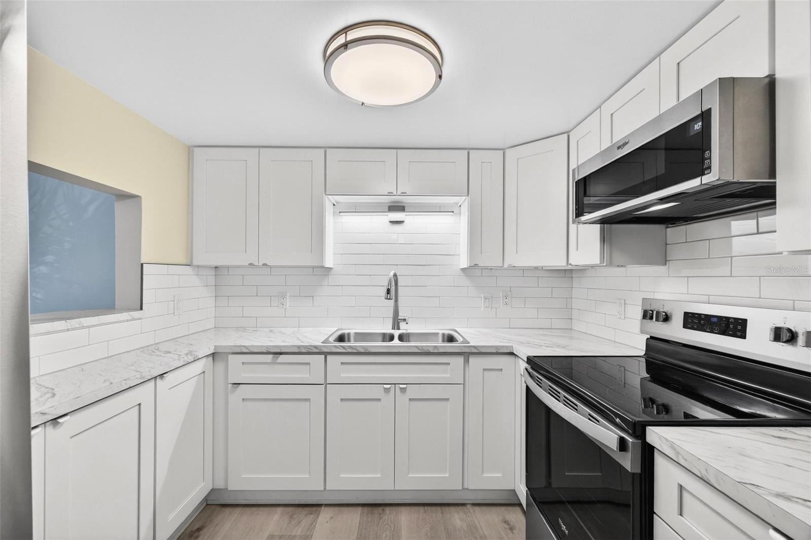 ON TOP OF THE WORLD - Residential