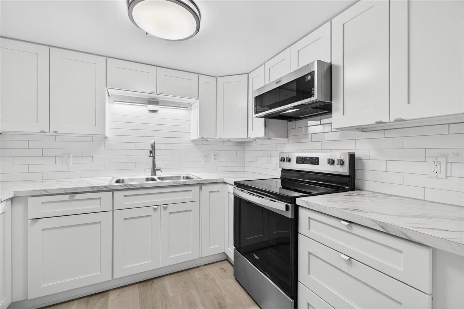 ON TOP OF THE WORLD - Residential