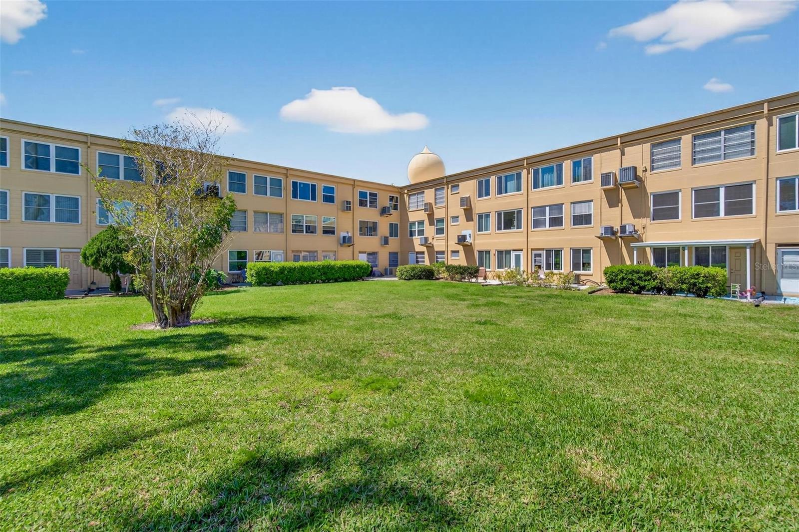 ON TOP OF THE WORLD - Residential