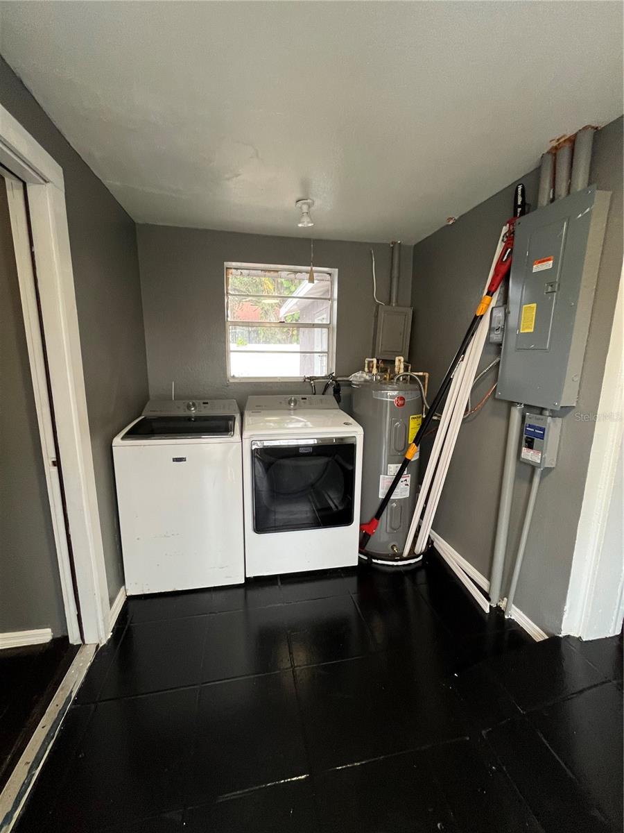 PARKLAND SCHOOL ADD - Residential Lease