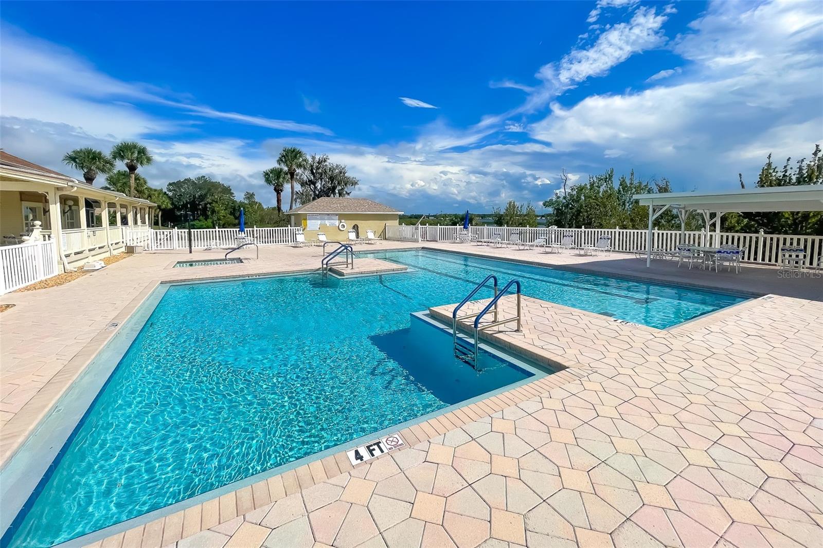 SWEETWATER GOLF & TENNIS CLUB ADD 02 - Residential