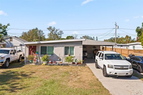 A home in SEMINOLE