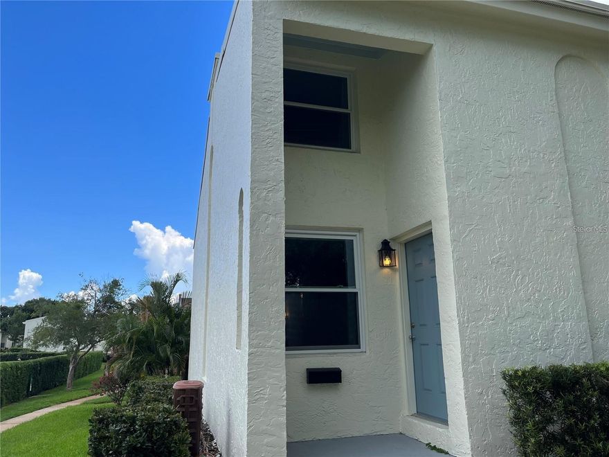 Location, Location, Location! Welcome to this 2 Bedroom, 1 and 1/2 Bathroom Townhome in South Tampa. Easy access to all of South Tampa has to offer including the Expressway. Enjoy this corner unit today in the Tampa Villas South Community. In unit Laundry, Open Kitchen, Fenced in Courtyard, and a community Pool are only a few things this unit and community has to offer. Come check it out today!