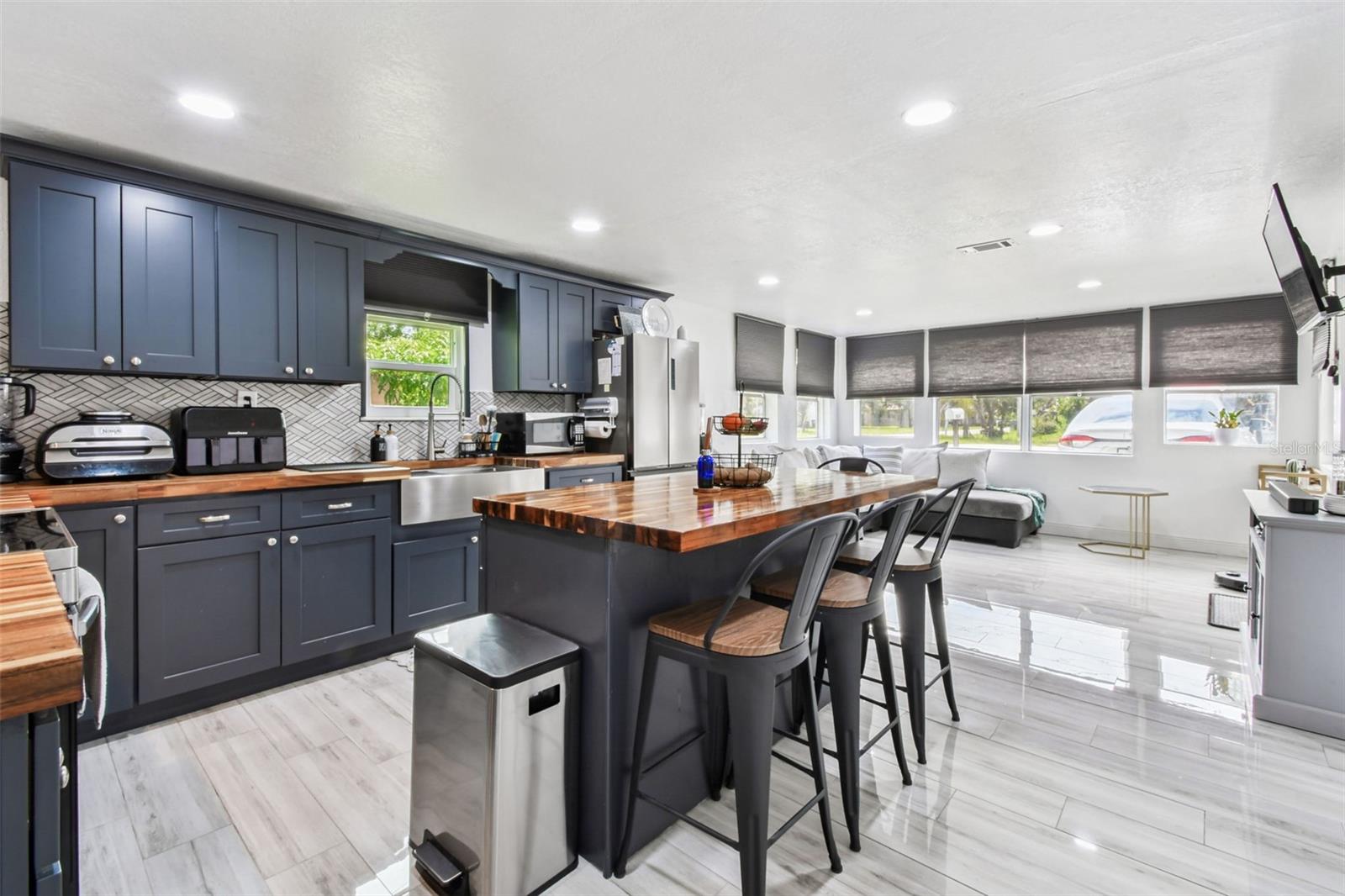 JOHNSON JOHNSTON & EDWARDS - Residential