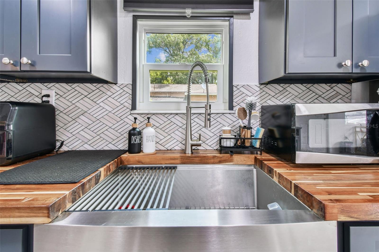 JOHNSON JOHNSTON & EDWARDS - Residential