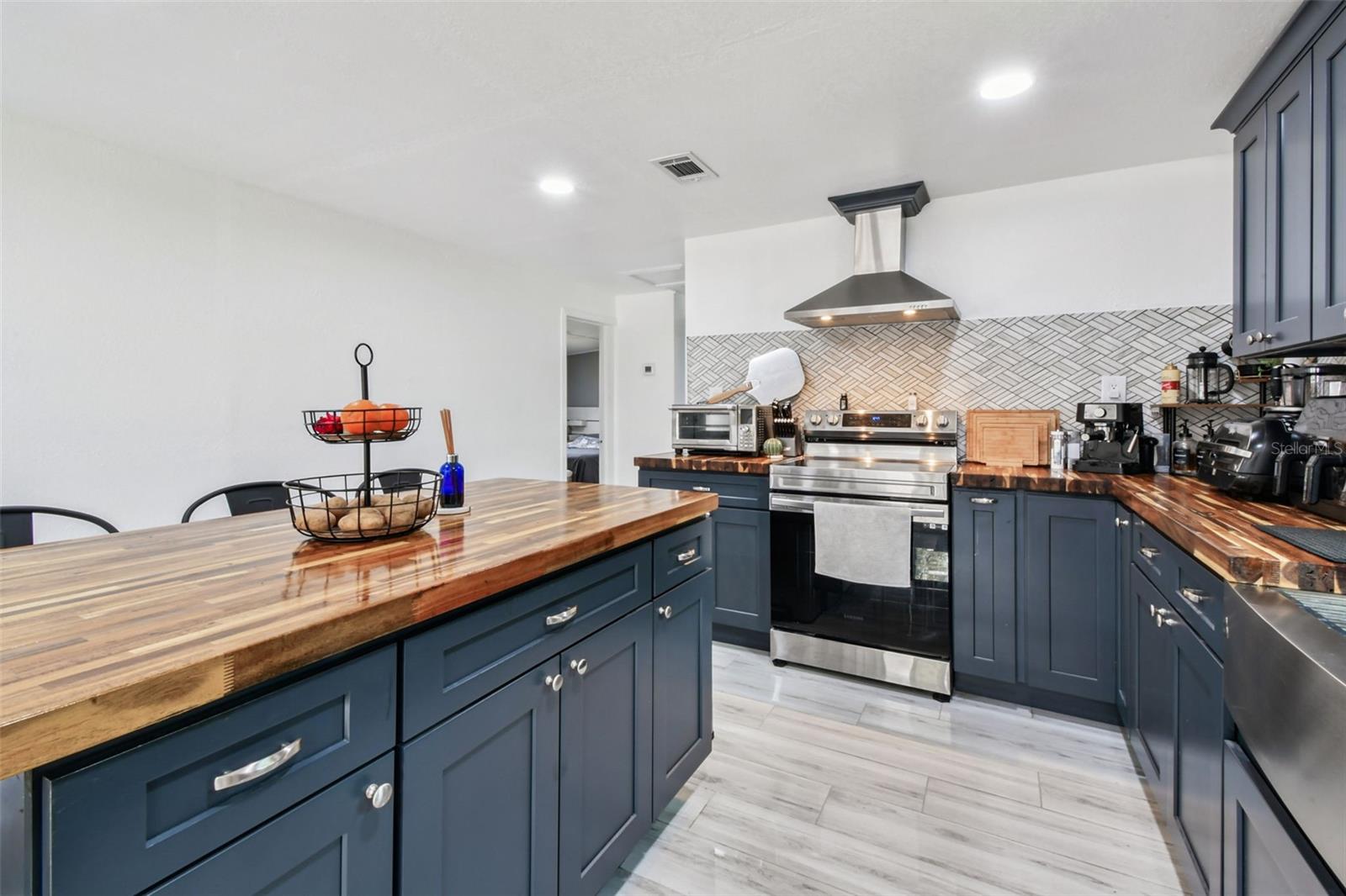 JOHNSON JOHNSTON & EDWARDS - Residential