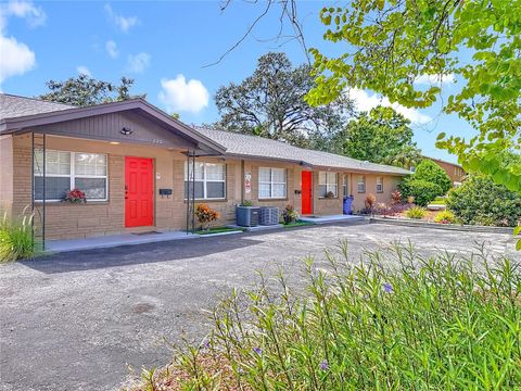 Photo of 139 SE Jefferson Circle N, St Petersburg, FL 33703 (MLS # TB8436497)