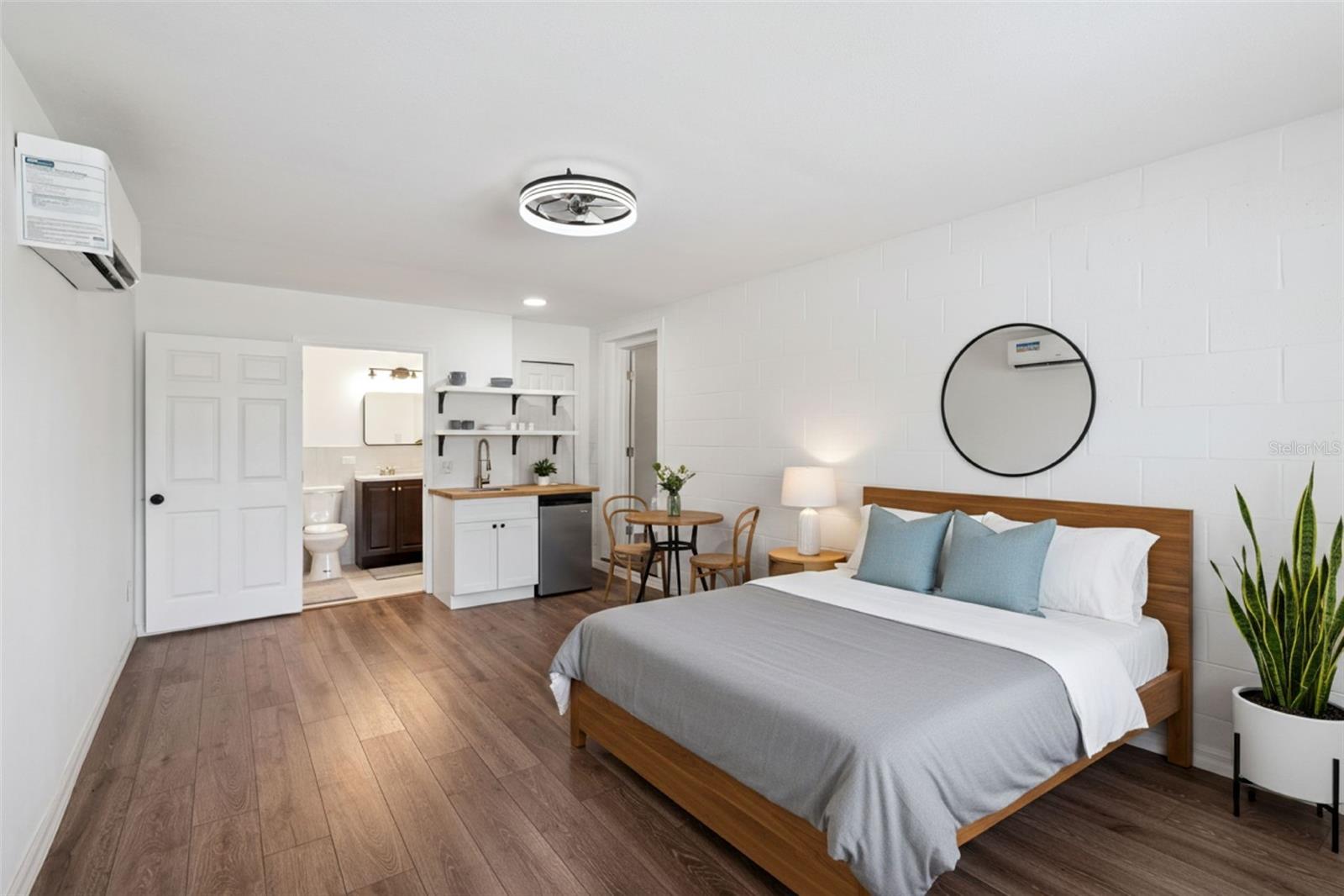 DELTONA LAKES UNIT 06 - Residential