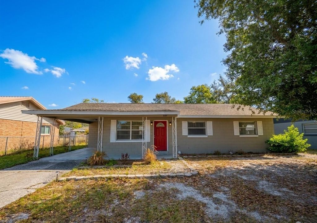 Photo of 606 Holt Circle, Winter Haven, FL 33880 (MLS # P4938363)