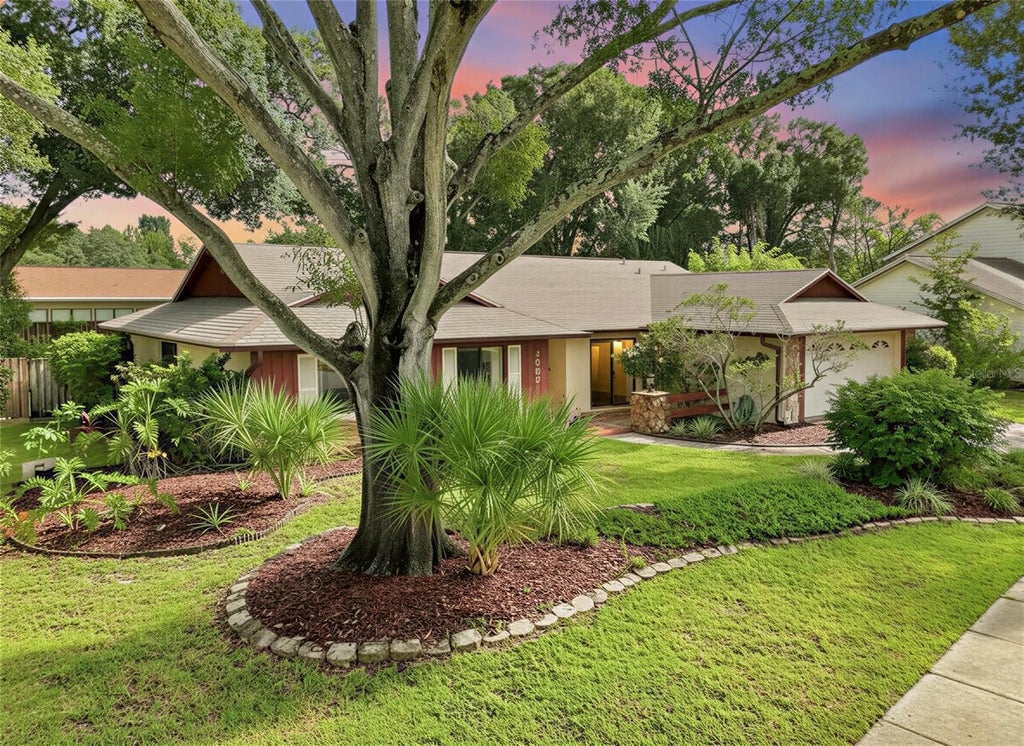 Photo of 4607 Cloverlawn Drive, Tampa, FL 33624 (MLS # TB8548478)