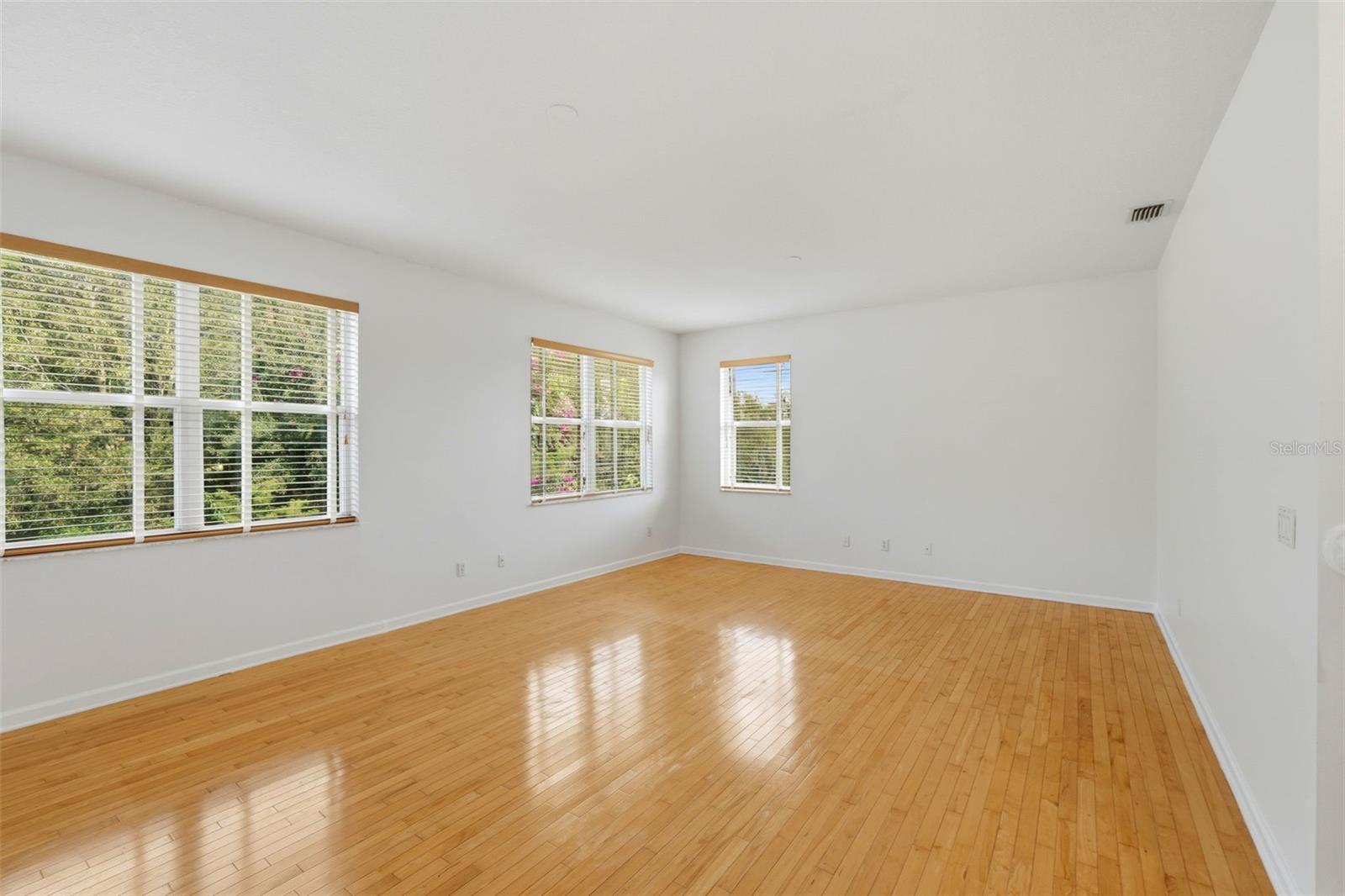 HAWKSNEST - Residential