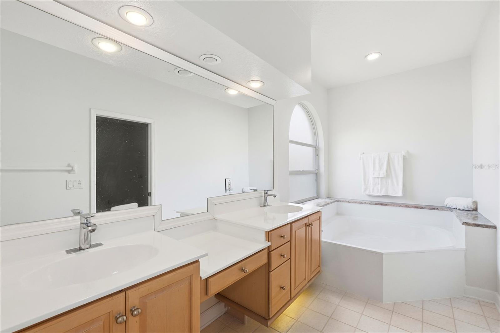 HAWKSNEST - Residential