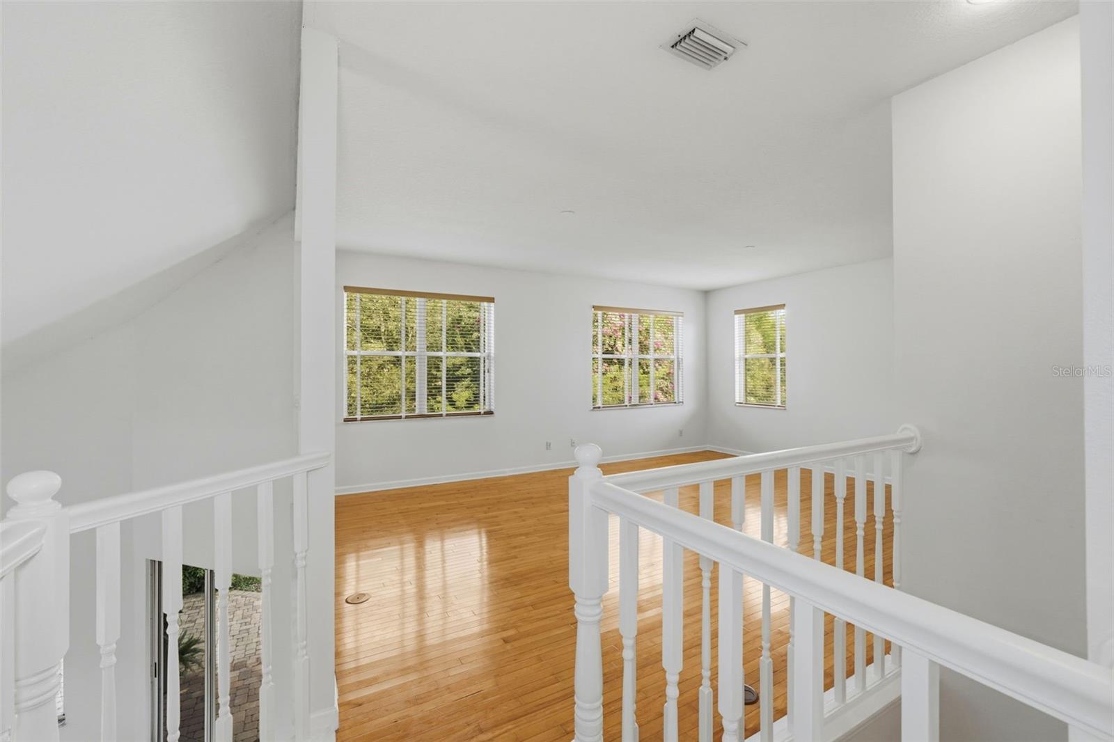 HAWKSNEST - Residential